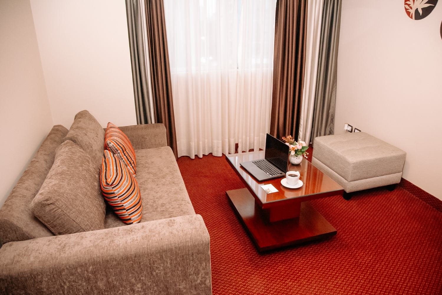 Exterior del Hotel - Fachada Moderna